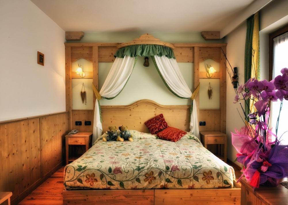 Caminetto Mountain Resort Lavarone Buitenkant foto