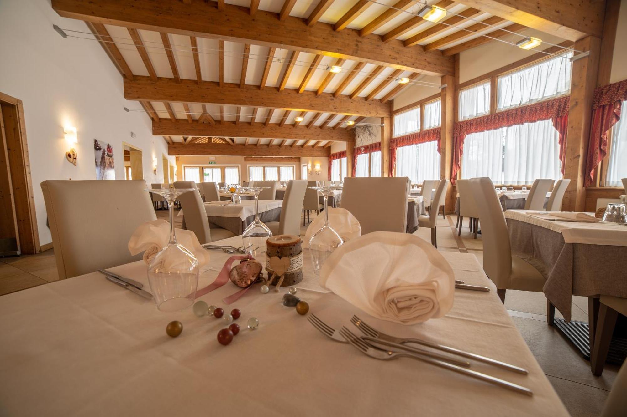 Caminetto Mountain Resort Lavarone Buitenkant foto