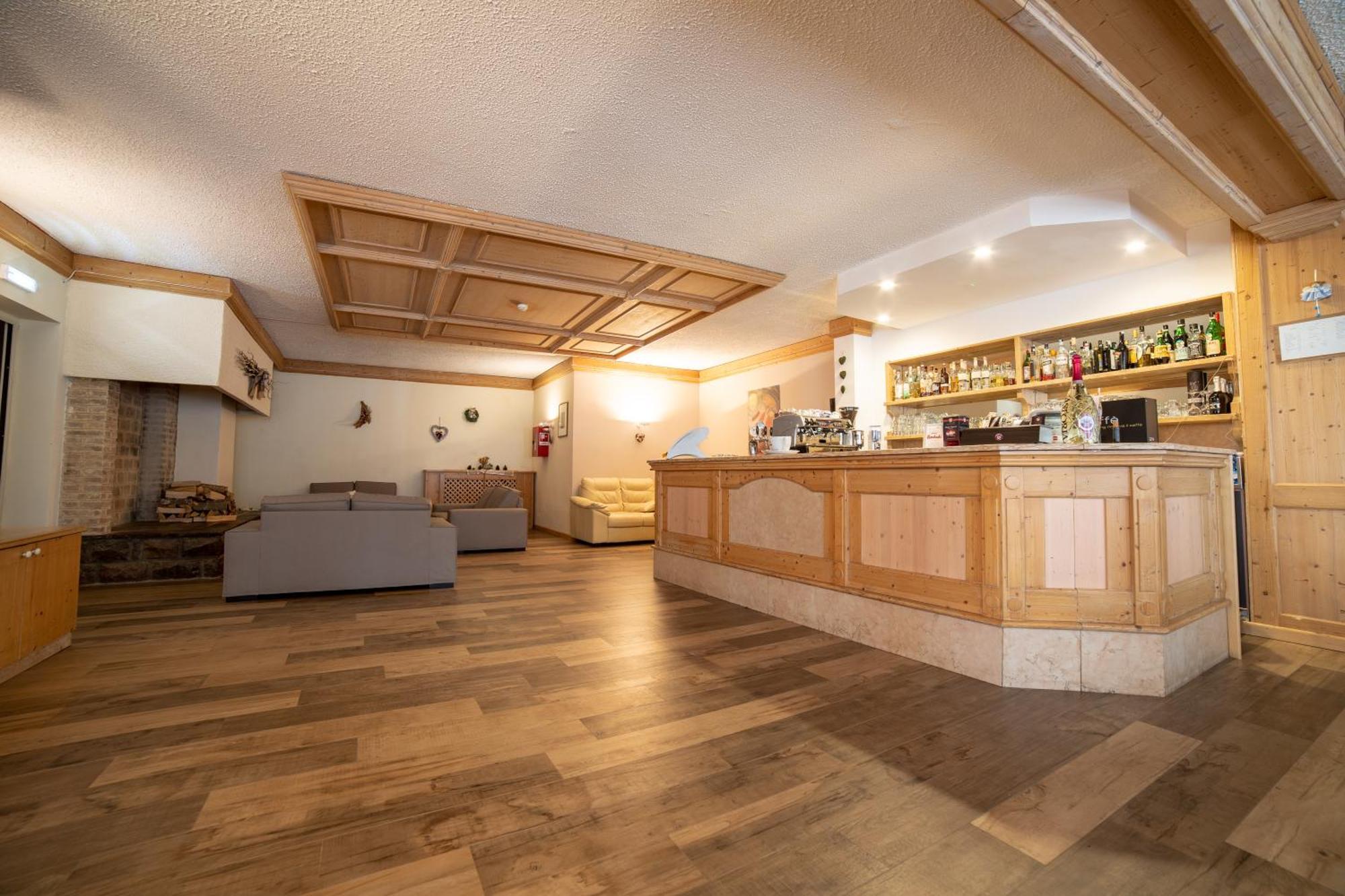 Caminetto Mountain Resort Lavarone Buitenkant foto
