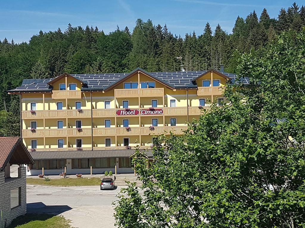 Caminetto Mountain Resort Lavarone Buitenkant foto
